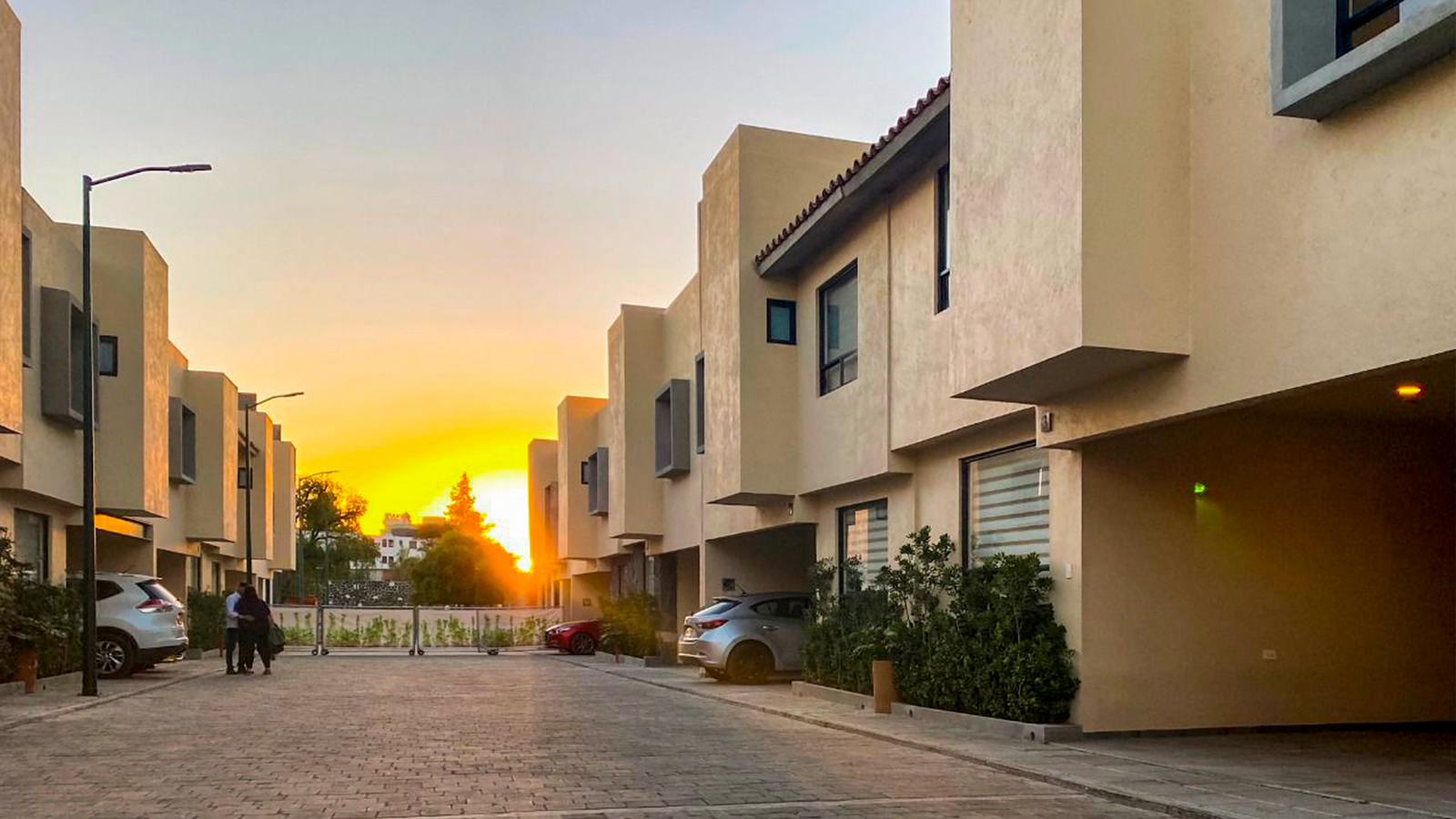 Casas desde fuera en Paseo del Fresno